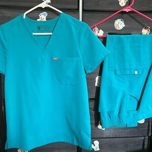 Figs scrubs